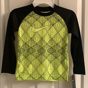 NWT-Boys Nike Long Sleeve Graphic Shirt